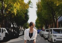 “3 Habits That Help the Famous Korean MC Maintain Her Toned Figure and Tiny Waist”