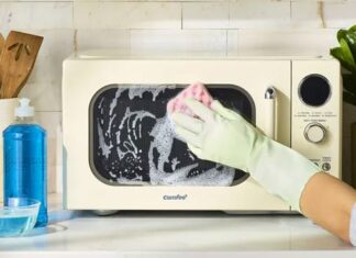 “The Microwave Cleaning Mistake Most of Us Make”