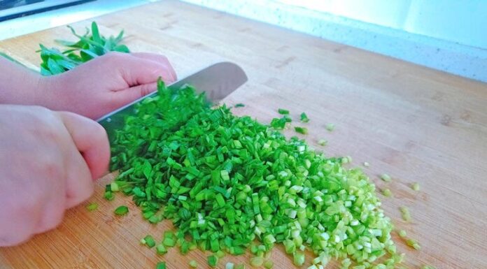 The Ultimate Superfood Leaf: A Delicious Egg Stir-Fry for Kidney and Liver Health