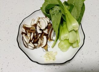 “A Tasty and Nutritious Stir-Fry: Calcium-Rich Veggies and Vitamin D”