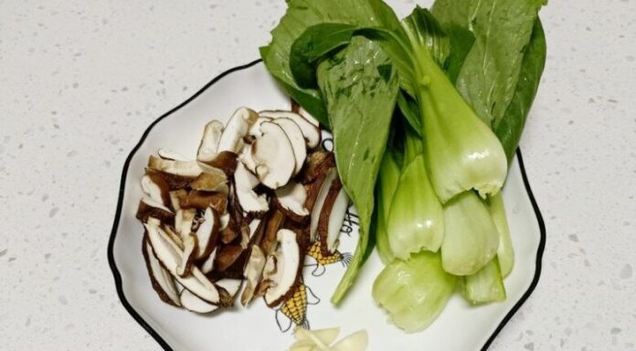 “A Tasty and Nutritious Stir-Fry: Calcium-Rich Veggies and Vitamin D”