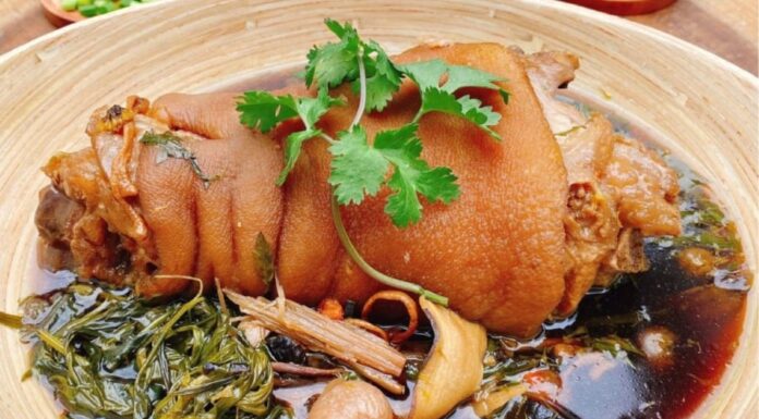 “Unlocking Fourfold Benefits: The Surprising Boon of Pork Trotter Consumption”