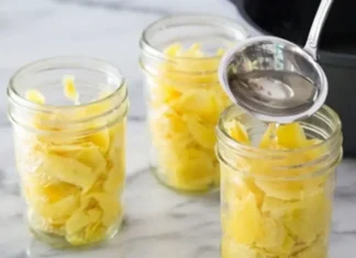 “The Ultimate Household Hack: Soak Ginger in White Vinegar for a Multitude of Benefits”