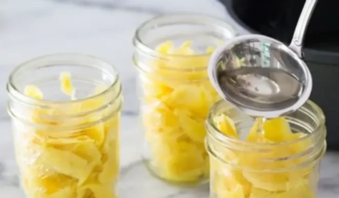 “The Ultimate Household Hack: Soak Ginger in White Vinegar for a Multitude of Benefits”