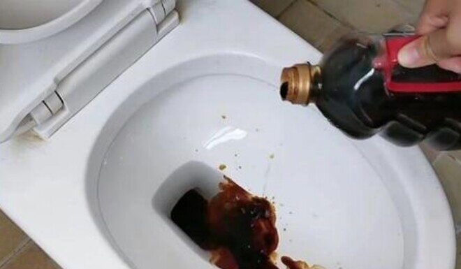 The Magic Potion for Your Toilet: 2 Drops for a Sparkling Surprise!