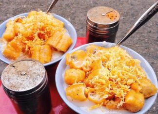 5 Hearty Hanoi Porridge Delights: Street Food Treats Best Enjoyed with Chopsticks