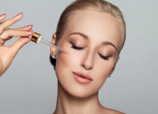 “5 Essential Ingredients in Serum for Women Over 30 to Protect and Enhance Their Skin”