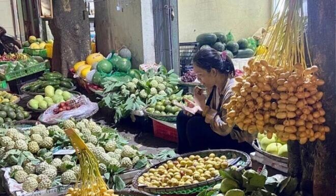 The Luxurious Fruit: From a Rarity to a Street Delicacy in Hanoi