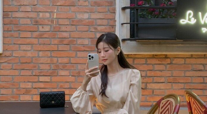 5 Must-Have Shoes to Pair with Skirts: Achieve an Elegant and Luxurious Look