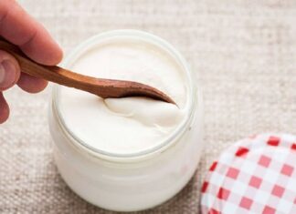 “3 Optimal Times Women Should Eat Yogurt Daily for Glowing Skin and a Slimmer Waist”