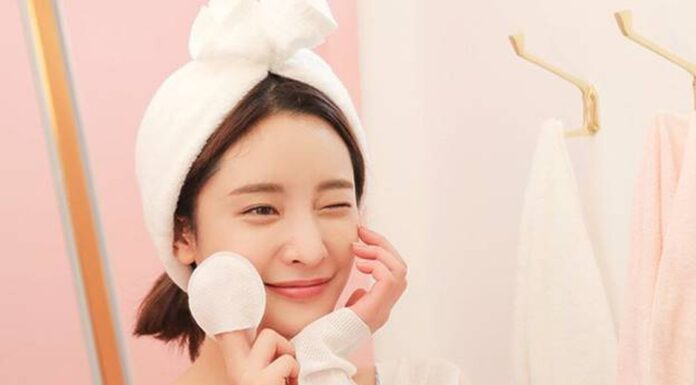 The Evening Skin Care Routine: 6 Simple Steps to Glowing Skin