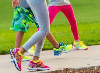 5 Pairs of Shoes That Age You, and How to Avoid the Style Pitfall