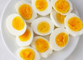 5 Golden Breakfast Foods for Glowing Skin and a Sizzling Figure