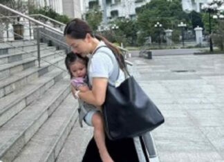 The Ultimate Guide to Captivating Copy: “A Mother’s Love: Navigating Divorce with Grace and Strength”