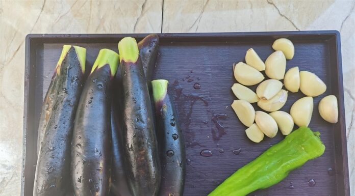 The Ultimate Eggplant Experience: Steamed, Shredded, and Stirred – A Simple Dish That Will Have Your Family Begging for More.