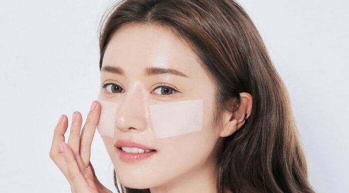 The Ultimate Guide to Caring for Oily Skin: Achieving a Flawless, Dewy Complexion All Year Round