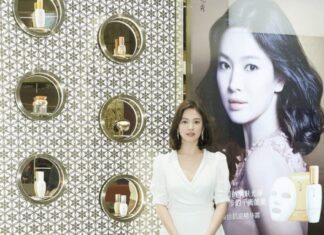 “The Secret to Song Hye Kyo’s Success in the Korean Entertainment Industry: Her Savvy Shoe Choices”