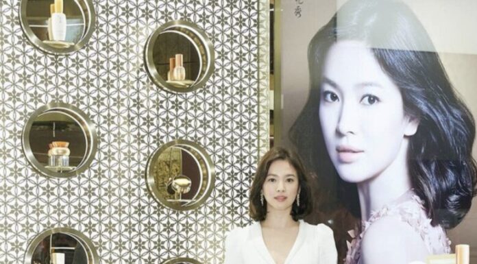 “The Secret to Song Hye Kyo’s Success in the Korean Entertainment Industry: Her Savvy Shoe Choices”