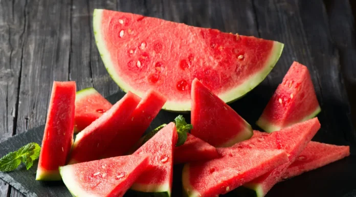 “The Ultimate Age-Defying Fruit: A Bargain Beauty Buy at Your Local Market”