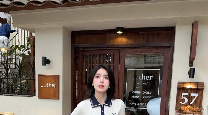 “How to Style Fall Sweaters for a Luxurious Look: Affordable Fashion Tips from Top Bloggers”