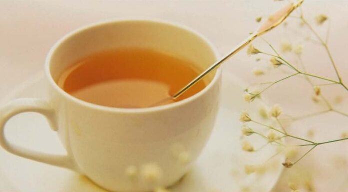 5 Morning Beverages to Soothe Chronic Stomach Ulcers and Relieve Persistent Pain