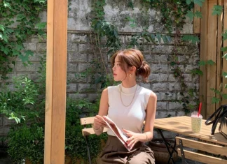 “Master Wide-Leg Pants Without Sacrificing Style: 4 Must-Have Shoe Styles Every Woman Needs”