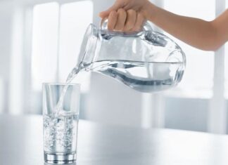 “Start Your Day with a Glass of Warm Water: 3 Surprising Benefits & Expert Tips for Optimal Results”