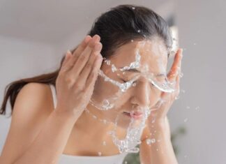 The Ultimate Guide to Ice-Cold Beauty: Discover the Skin-Transforming Power of Face Washing with Ice Water