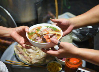 Savor Hanoi’s Iconic Nighttime Pho at 5 Legendary Spots – Some Even Refuse Daytime Customers!