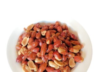 Crispy Roasted Peanuts: Avoid Adding Salt Right After Pan-Frying—This Extra Step Ensures Long-Lasting Crunch and Rich Aroma