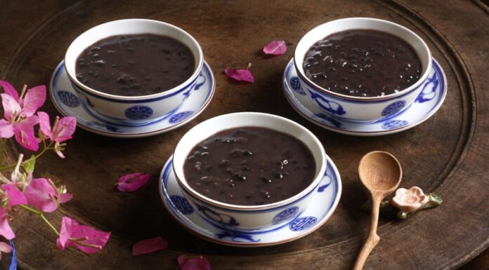 Creamy Black Bean Pudding: A Quick & Easy Homemade Recipe for Rich, Fragrant Goodness