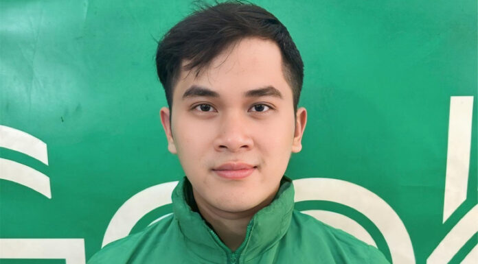 “Runner-Up of ‘Học viện cải lương,’ Handsome 2000-Born Talent Works as a Motorbike Taxi Driver to Make Ends Meet”