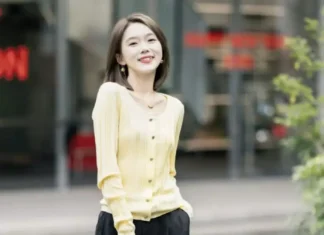 “5 Must-Have Fall Essentials: Flattering Styles for Every Body Type, Perfectly Paired with Wide-Leg Pants or Mini Skirts”