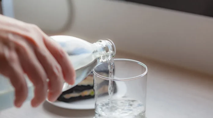 “6 Miracle Waters to Enhance Beauty, Maintain Figure, and Promote Youthful Radiance”