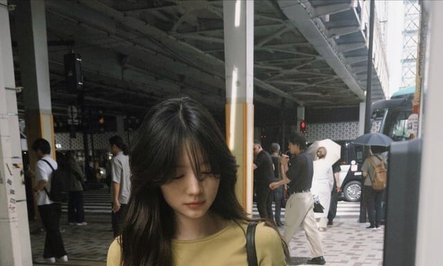 “T-Shirts as Year-Round Wardrobe Stars: Styling Tips for Every Season”