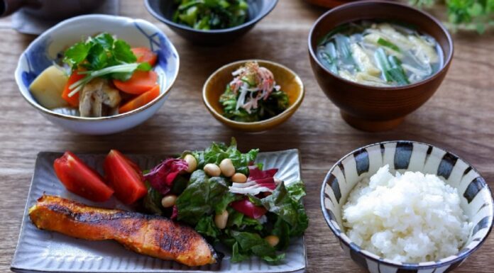 Why Do Japanese People Live to 100 Despite Minimal Exercise? Discover Their 5 Unique Habits