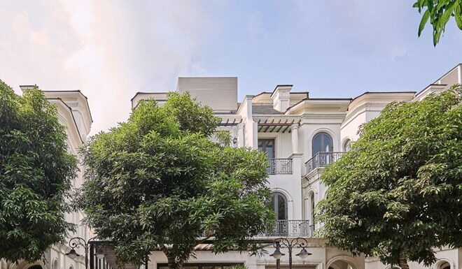 Luxurious Multi-Billion Villa of Đoàn Văn Hậu and His Stunning Wife Doãn Hải My: A Peek Inside Their Opulent New Home