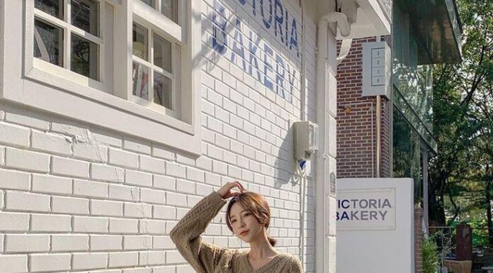 “Step Aside, Sneakers and Heels: This Fall’s Ultimate Shoe Trend Is a Must-Have for Every Office Worker”