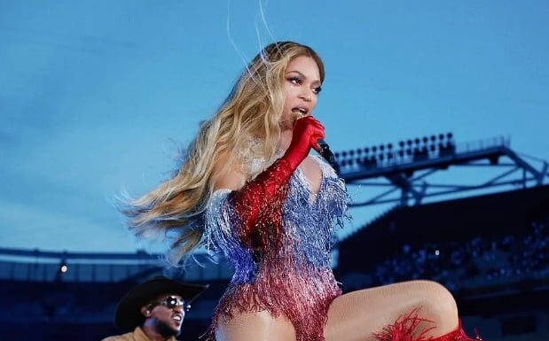 Stunning Celebrities Rocking Bodysuits on Stage