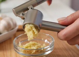 Mistakes to Avoid When Pressing Garlic