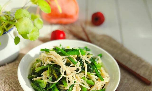 “Sauté These Two Vegetables Together for a Delicious Meatless Dish That’s Incredibly Beneficial for Your Liver—Don’t Miss Out!”