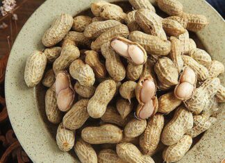 “Boiling Peanuts in Plain Water is Amateurish: Add These 2 Steps for Perfectly Fragrant, Firm, and Buttery Peanuts Every Time”
