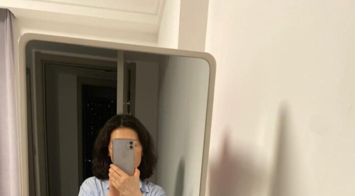 “3 Must-Have Items for Women Over 40 to Revitalize Their Style”