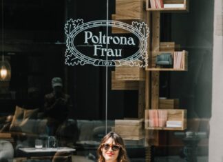 “4 Essential Items That Make French Women Effortlessly Chic”