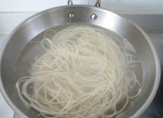 “Boil Noodles Perfectly: Skip the Boiling Water Myth – Master These 3 Simple Steps for Chewy, Non-Sticky Deliciousness”