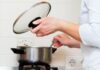 Smart Cooks Swear By This Upside-Down Lid Trick – 90% of Homes Are Missing Out on This Game-Changing Hack