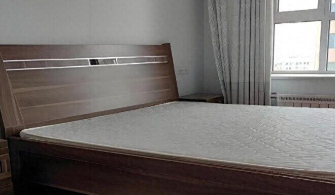 Why Are More People Switching from Large Beds to Smaller Ones? Discover the Surprising Trend Now!