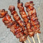 Top 8 Busiest Grilled Skewer Spots in Hanoi: Selling Over 3,000 Skewers Daily, with Hour-Long Wait Times for Customers