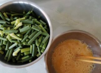 “Whisk Up Nutrition: Affordable, Delicious Scrambled Eggs with a Secret Ingredient”