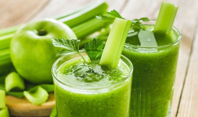 “Woman Drinks Green Vegetable Juice with Strong Odor and Bitter Taste for 2 Weeks, Gets Unexpected Results”